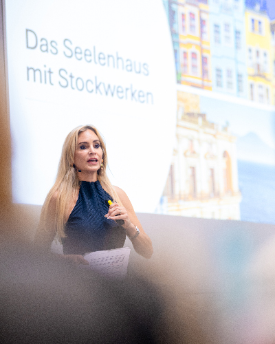 Miriam Hoff Keynote_Miriam_Hoff_3.jpg